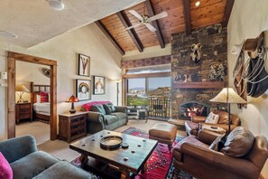 TV, fireplace - Bear Claw 616 on Mountain Condo with Ski-In/Ski-Out Access! (Steamboat Springs)