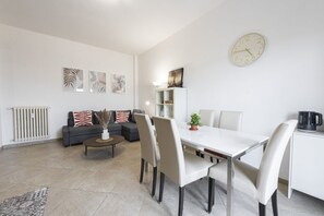 Dining - Monte Morello View By MMega (Firenze)