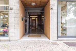 Exterior detail - Monte Morello View By MMega (Firenze)