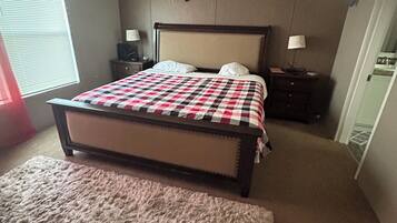 4 chambres, coffres-forts dans les chambres, Wi-Fi, draps fournis