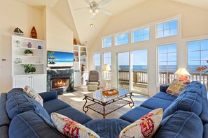 Smart TV, fireplace - 7 br, ceanfront,  game room, theater, ocean views! (Rodanthe)