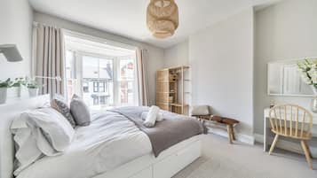 5 bedrooms, free WiFi, bed sheets
