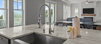 Beautiful Ocean Views w/ Pool and Elevator!