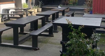 Ashhurst Deer N Duck Inn
