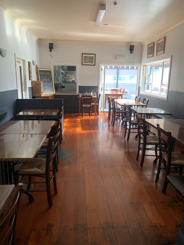 Lunch and dinner served