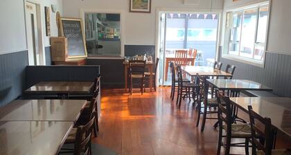 Ashhurst Deer N Duck Inn