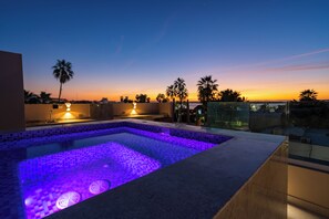 Appartement Luxe, bain à remous, vue mer | Bain à remous privé