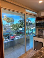 Design Apartment, City View | Hypo-allergenic bedding, free WiFi