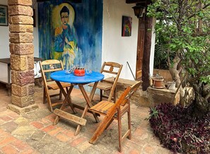 Firemannsrom – familie, terrasse, hageutsikt | Terrasse/patio