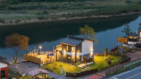Exterior. Danyang Greennarae Dokche Poolvilla Pens