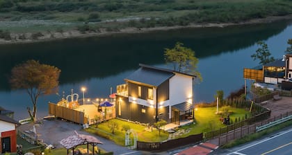 Danyang Greennarae Dokche Poolvilla Pens