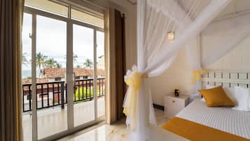 Superior Studio Suite, Ocean View | Premium bedding, minibar, individually furnished, desk