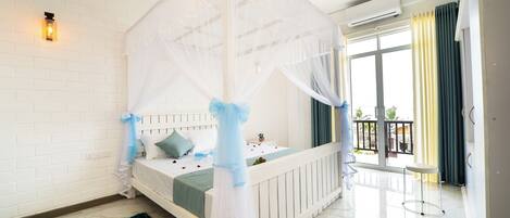 Superior Studio Suite, Ocean View | Balcony view