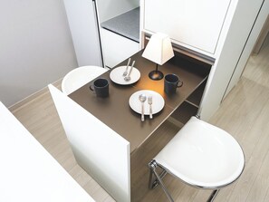 Studio, Multiple Beds, Non Smoking, Kitchenette | Private kitchen | Full-size fridge, microwave, stovetop, cookware/dishes/utensils - ElMomento Sasang (Busan)