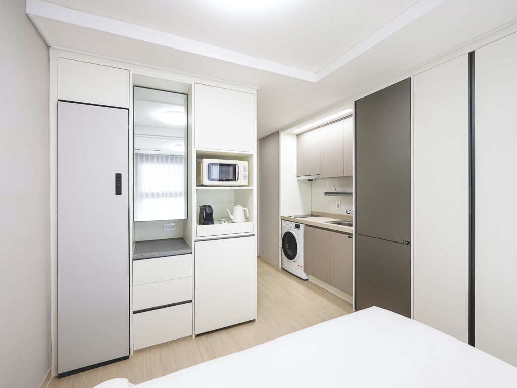 开间, 多张床, 无烟房, 简易厨房 | 私人厨房 | 大冰箱、微波炉、炉灶、厨具/餐具