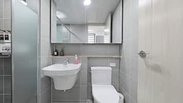 Suite, 1 trĂšs grand lit, non-fumeur, coin cuisine | Salle de bain