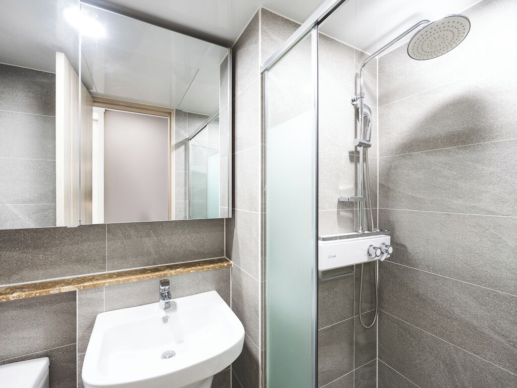 Twin Room, Non Smoking, Kitchenette | Bathroom