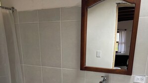 ห้องคลาสสิก, ลานระเบียง, วิวสวน | ห้องน้ำ