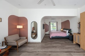 Habitación doble Deluxe, balcón, vista a la ciudad | Ropa de cama de alta calidad, edredón y camas Tempur-Pedic 