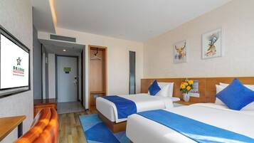 Habitación Elite con 1 cama matrimonial o 2 individuales, vista al parque | Espacio para trabajar con laptop, cortinas blackout y wifi gratis