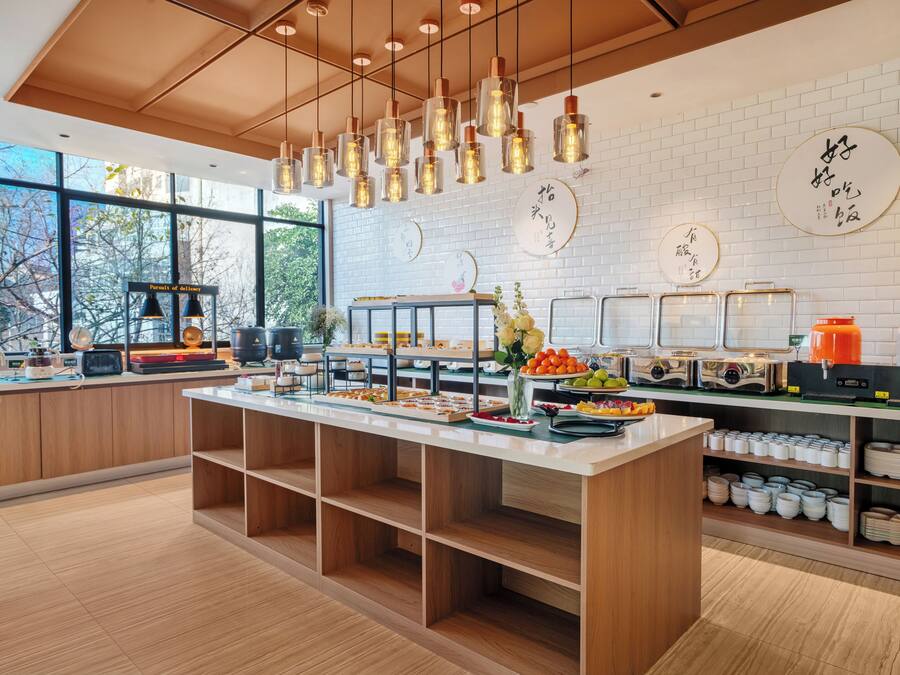 Free daily buffet breakfast