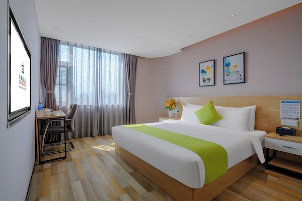 Kamar Double Elite, Bebas Asap Rokok, pemandangan taman | Ruang kerja ramah laptop, tirai kedap cahaya, dan Wi-Fi gratis