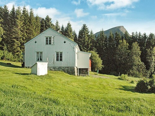 5 Person Holiday Home in Eide-by Traum