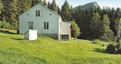 5 Person Holiday Home in Eide-by Traum