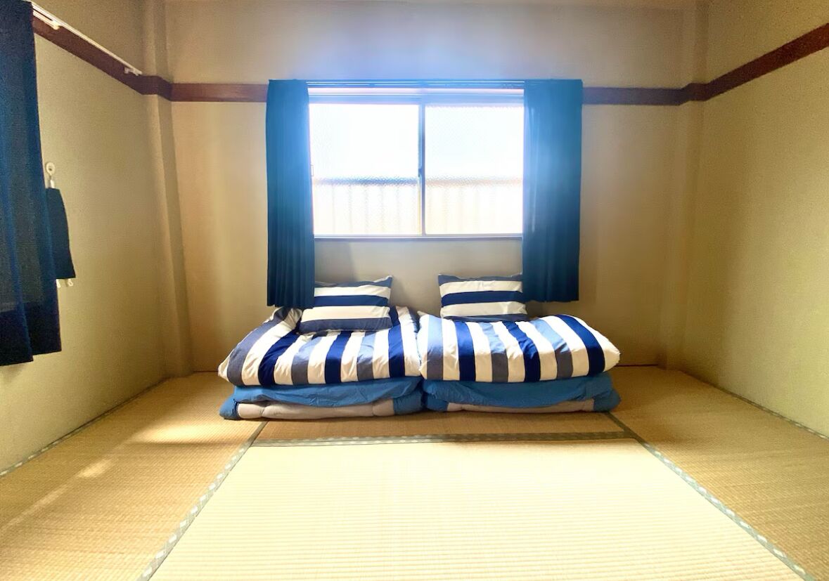 4 bedrooms, iron/ironing board, WiFi