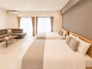 2 bedrooms, iron/ironing board, WiFi