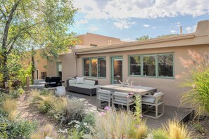 屋外ダイニングエリア