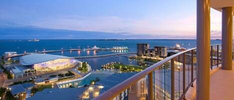 公寓 | 4 間睡房、書桌