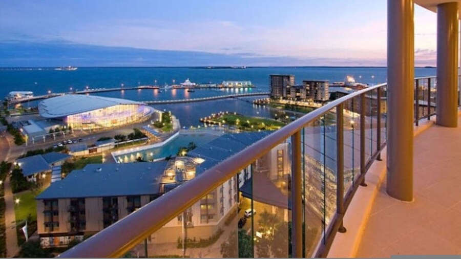 Zenlux 4BR Waterfront Penthouse Pad 270 Panoroma