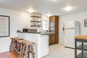 Fridge, microwave, stovetop, coffee/tea maker - Hike, Ski & More: Walkable Downtown Granby Home (Granby)