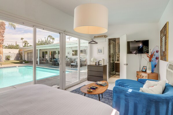 4 bedrooms, desk, iron/ironing board, internet - Home w/ Pool 1 Mi to Downtown Palm Springs! (Palm Springs)