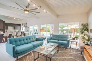 Interior - Home w/ Pool 1 Mi to Downtown Palm Springs! (Palm Springs)