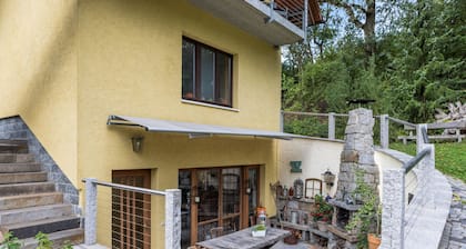 Apartment 'Gaßmann' with Shared Garden, Balcony and Wi-Fi