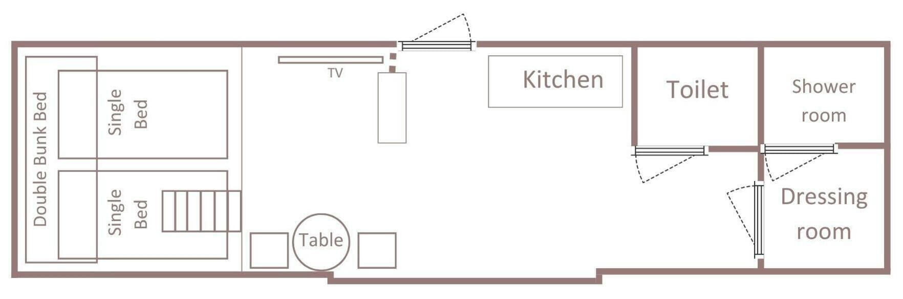 Ein Grundriss mit Etagenbett, Einzelbetten, einem Fernseher, einer Küche, einer Toilette, einem Duschraum und einem Ankleidezimmer.