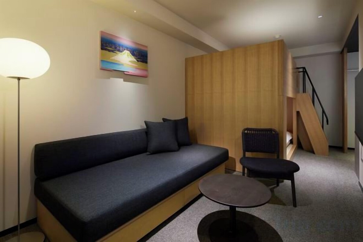 Living area | 25-inch Smart TV with digital channels