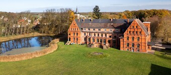 Apartment 'Schloss Melkof' with Private Garden and Wi-Fi