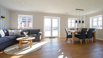 Fernseher, DVD-Player, Stereoanlage