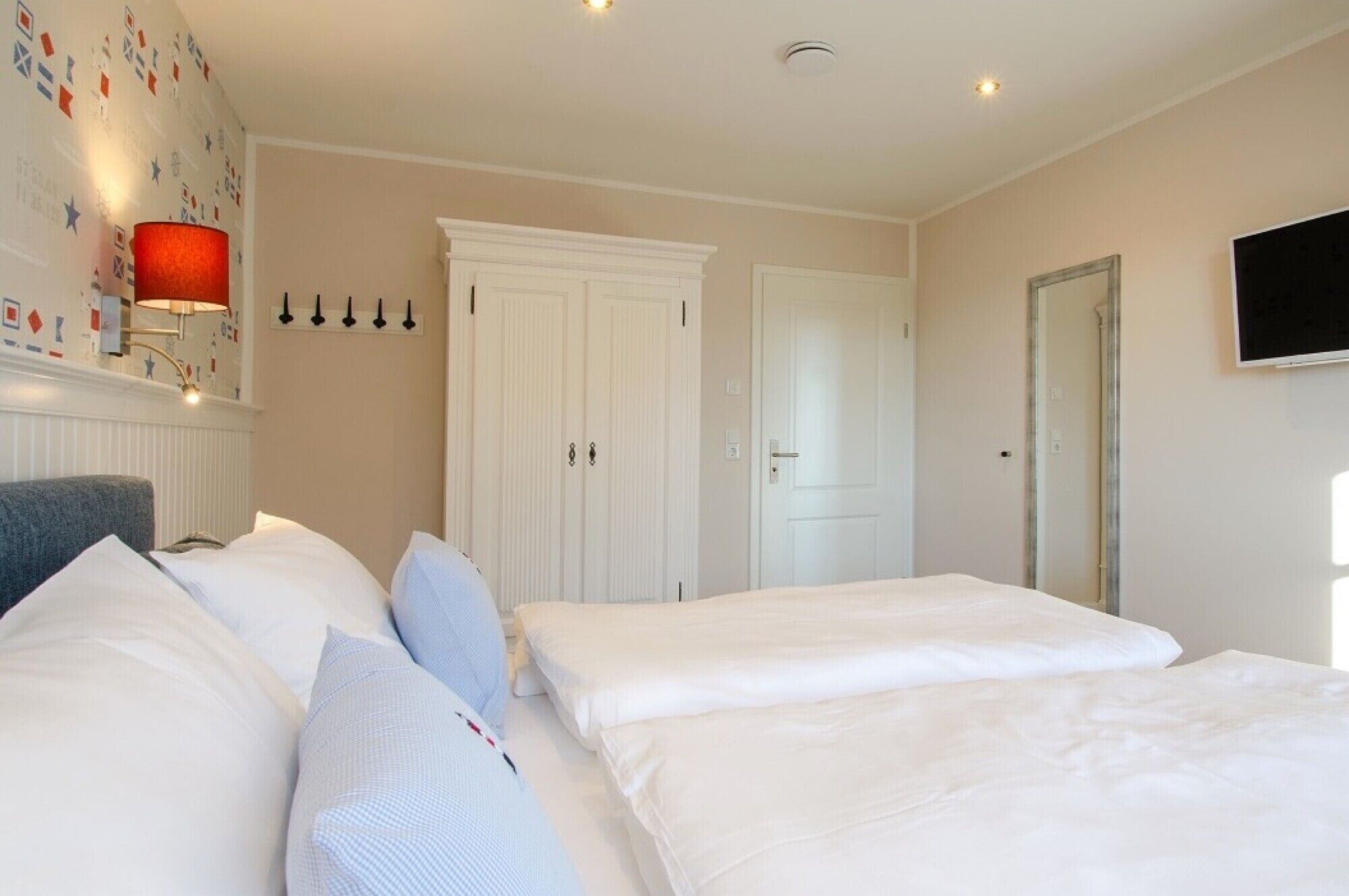 3 habitaciones, tabla de planchar con plancha y wifi gratis 