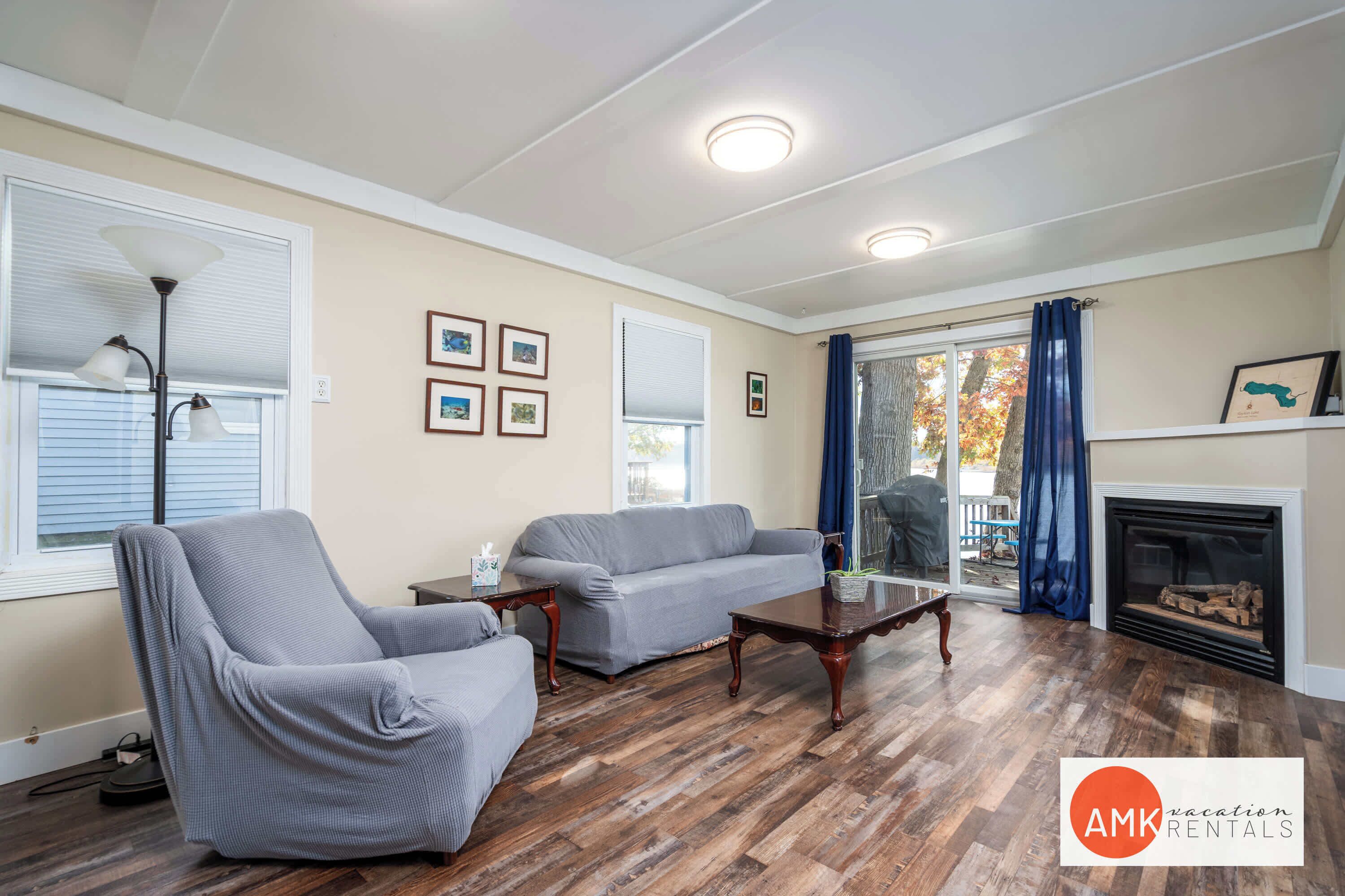 Télévision, cheminée