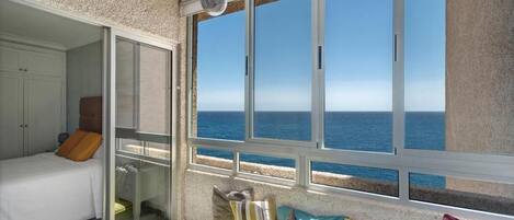 2 slaapkamers, een strijkplank/strijkijzer, internet, beddengoed