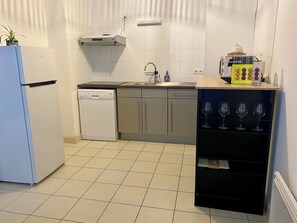 Micro-ondes, plaque de cuisson, lave-vaisselle
