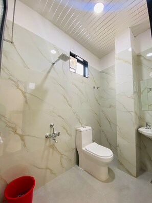 Bathroom - Funky Hostel (Udaipur)