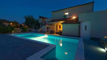 Biệt thự (Three Bedroom Villa With Private Pool) | Hồ bơi