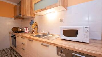 Apartment (One Bedroom Apartment with Terrace) | Eigene Küche | Kühlschrank