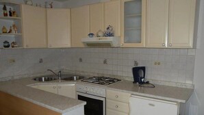Unclassified image, 4 of 8, button - Serene Garden Apartment With Terrace (Moscenicka Draga)