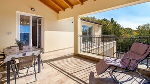 Villa (Three Bedroom) | Balkong